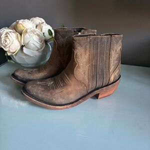 Liberty Black Western Cowboy Booties Size 5.5